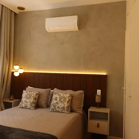 MELHOR APTO SALA E 2 QUARTOS NA QUADRA de COPACABANA-2